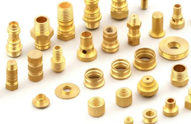 銅件因銅材導(dǎo)電性好、導(dǎo)熱性優(yōu)、耐腐蝕性強(qiáng)、延展性佳